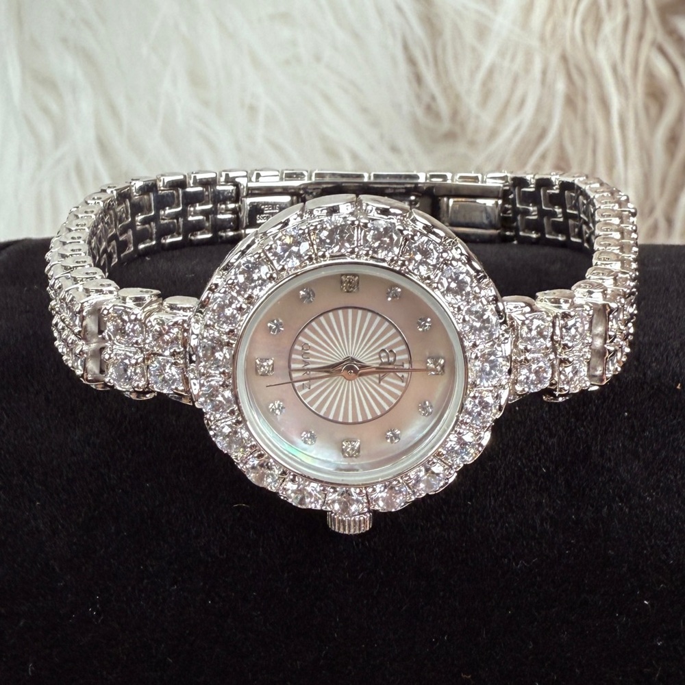 Beautiful Adee Kaye ak29-L Beverly Hills, rhodium plated Austrian crystals